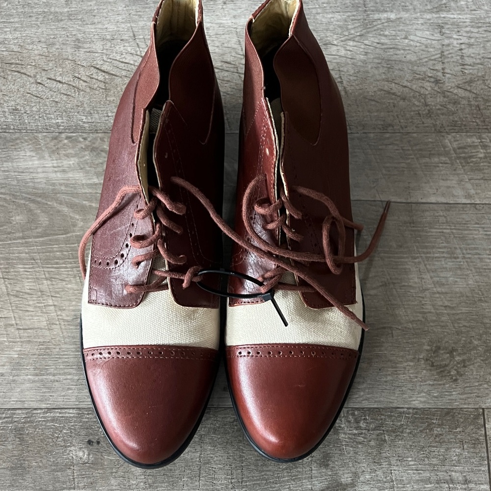Brown and Cream Lace-Up Shoes Ariat